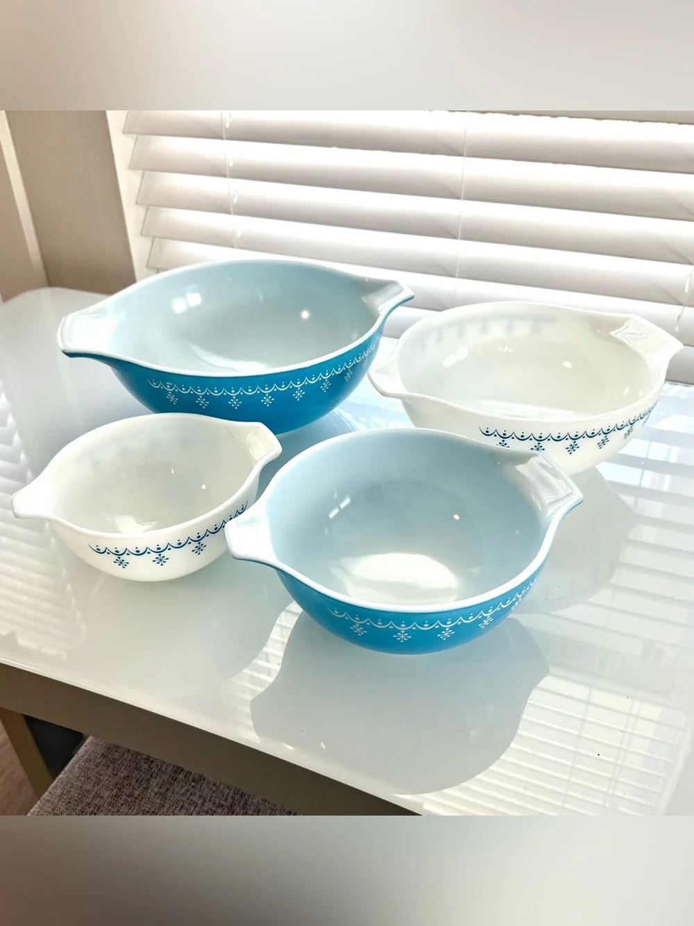 Vintage Pyrex Snowflake Garland Blue/White Cinderella Mixing Bowl - Set of 4